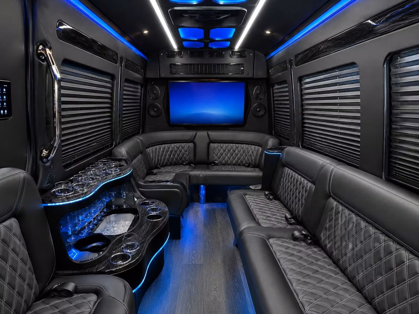 charterbusrentallosangelesca com puts los angeles field trip transportation from theme parks and entertainment venues right at your fingertips